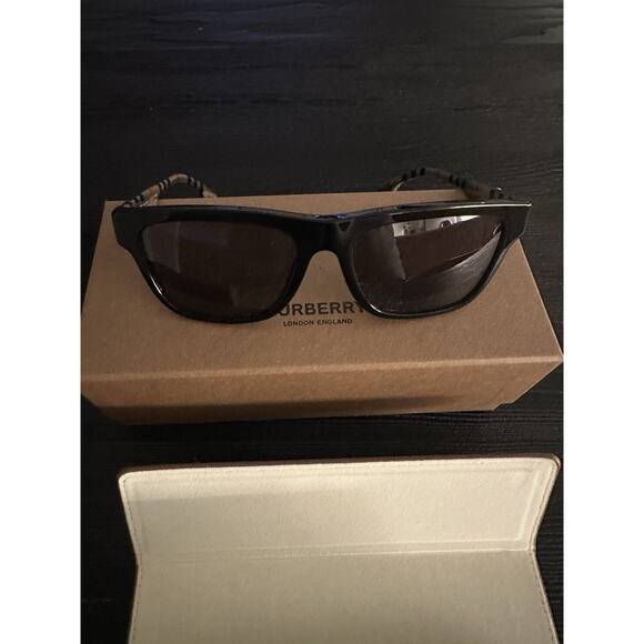 Burberry Sunglasses BE4293 3773/81 Black on Nova Check Polarized Gray w/case - Picture 4 of 6